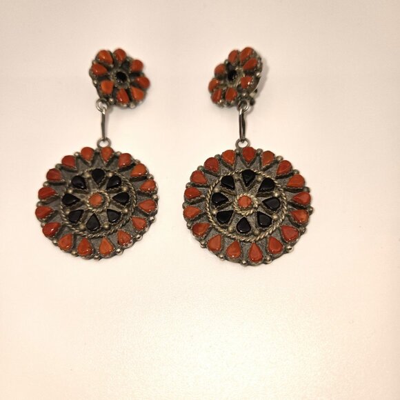 Zuni Coral and Jet Cluster Earrings - Picture 4 of 7